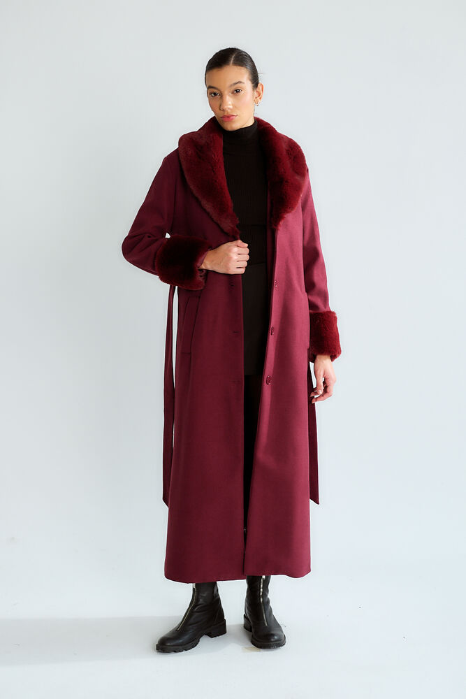 Kürk Yakalı Manşetli Kuşaklı Uzun Kaban - Bordo - 1