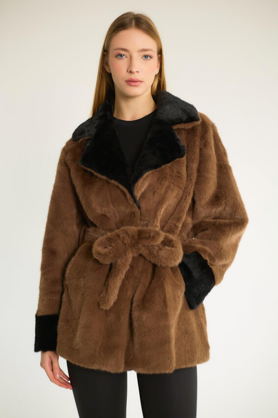 KUŞAK DETAYLI SUNİ KÜRK MONT - CAMEL