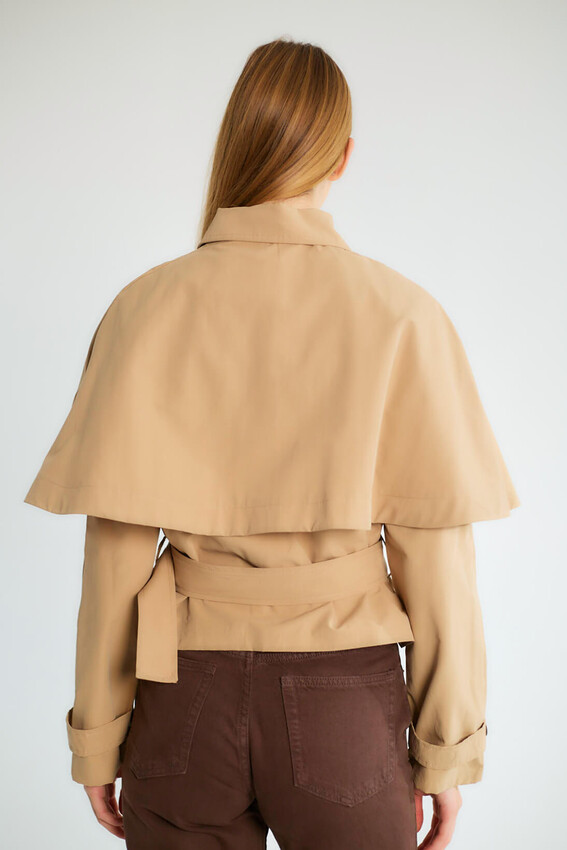Pelerin Yakalı Kemerli Kısa Ceket - Camel - 4