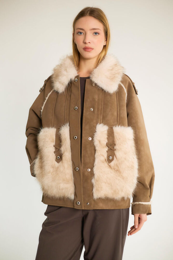 Kürk Detaylı Cepli Kapüşonlu Mont - Camel - 1