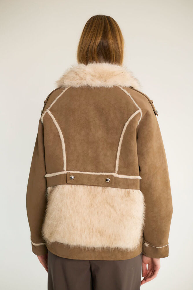 Kürk Detaylı Cepli Kapüşonlu Mont - Camel - 5