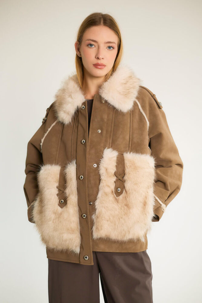 Kürk Detaylı Cepli Kapüşonlu Mont - Camel - 4