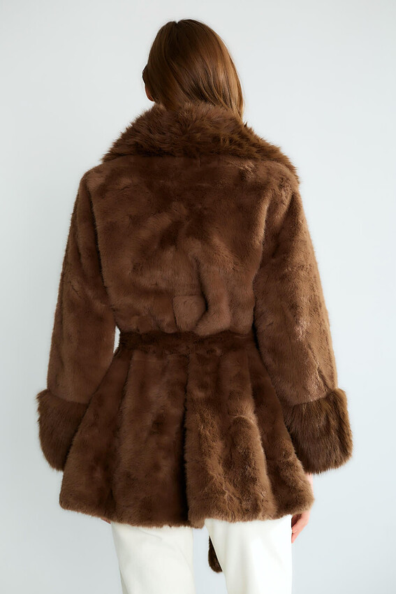 Kürk Dokulu Manşetli Kısa Mont - Kahve - 5