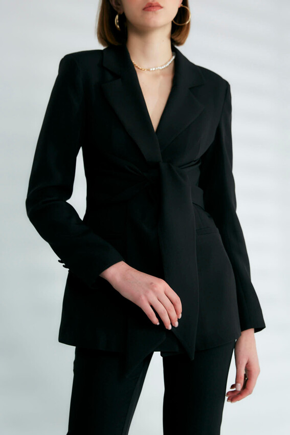 Kuşak Detaylı Kruvaze Yaka Blazer - Siyah